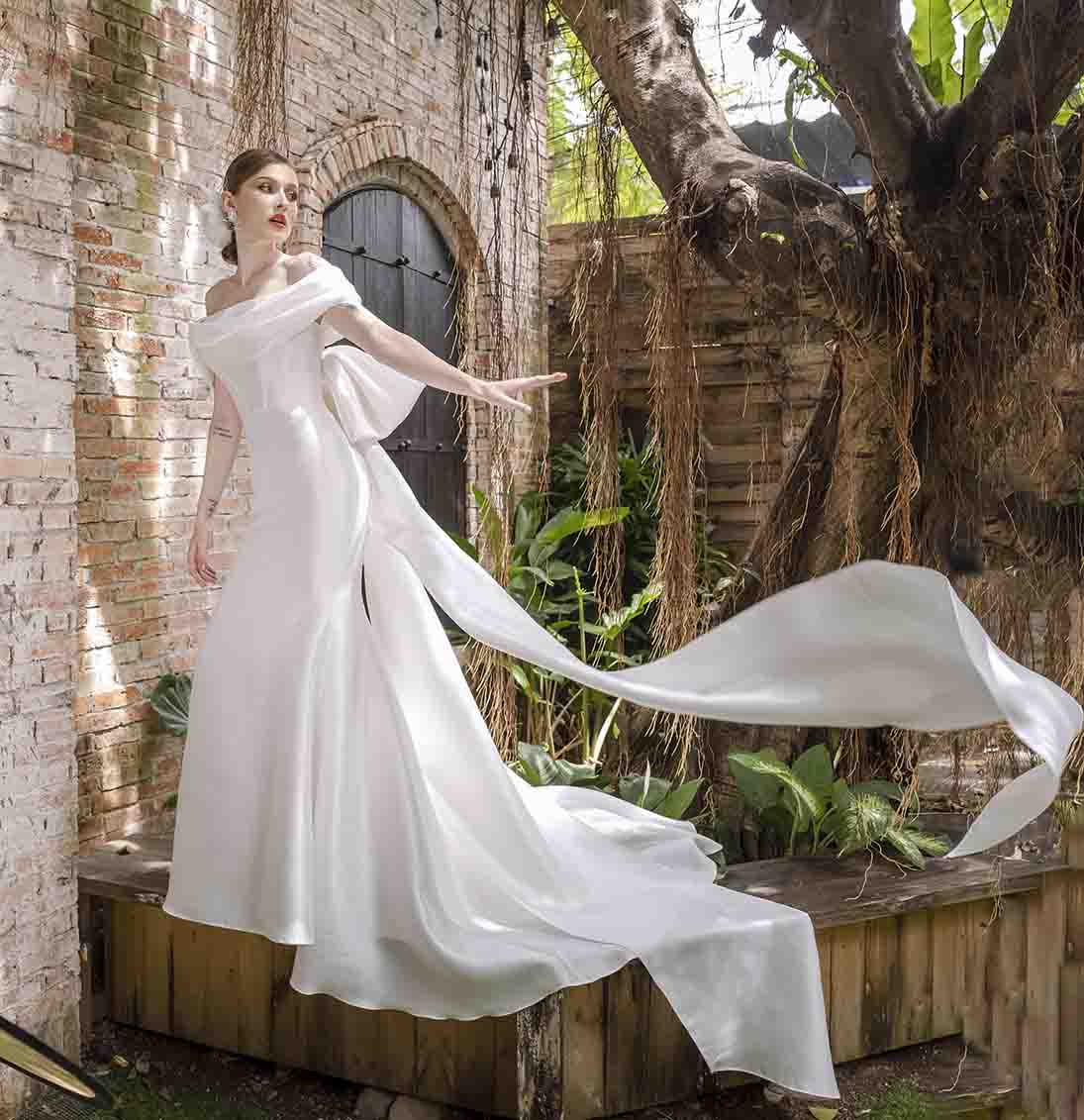 Váy Satin Tối Giản