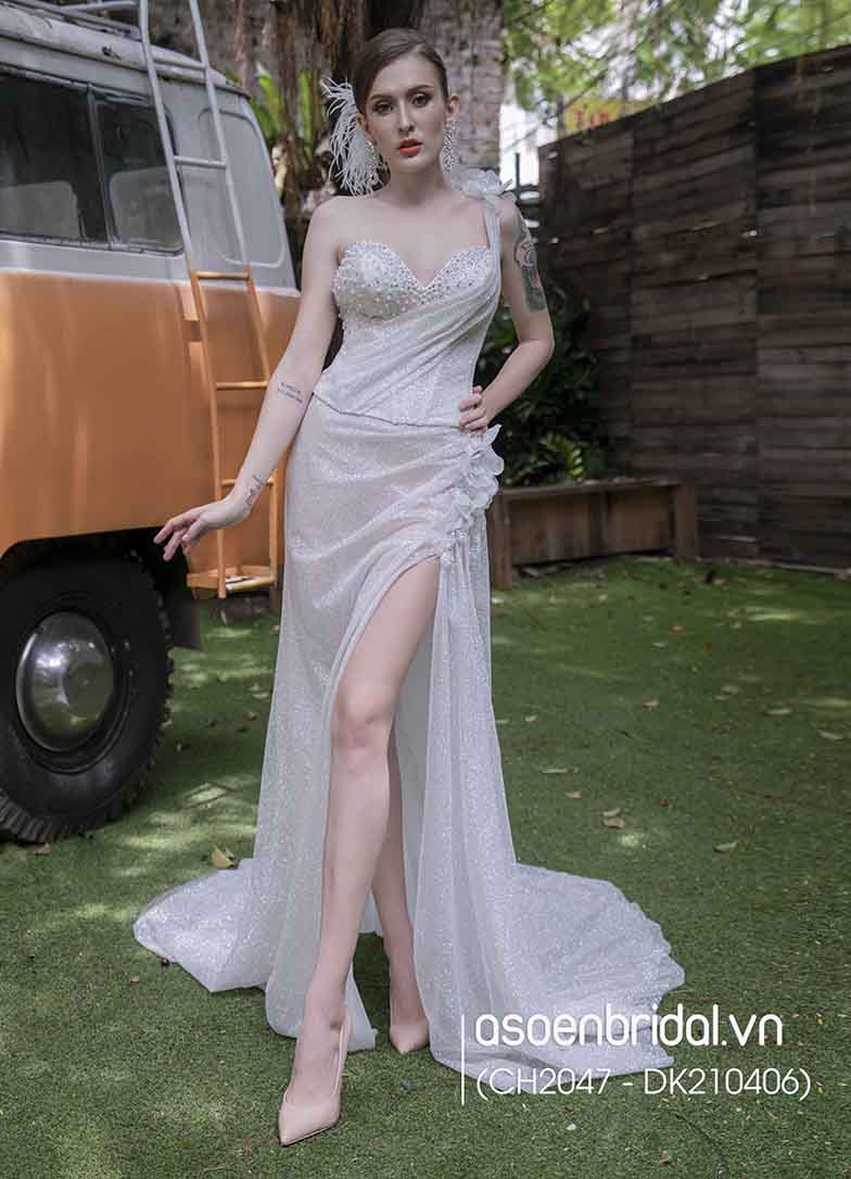Váy dạ hội xẻ tà dành cho tiệc gala